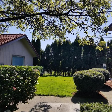 Best Western Pacific Highway Inn Salem Exteriör bild