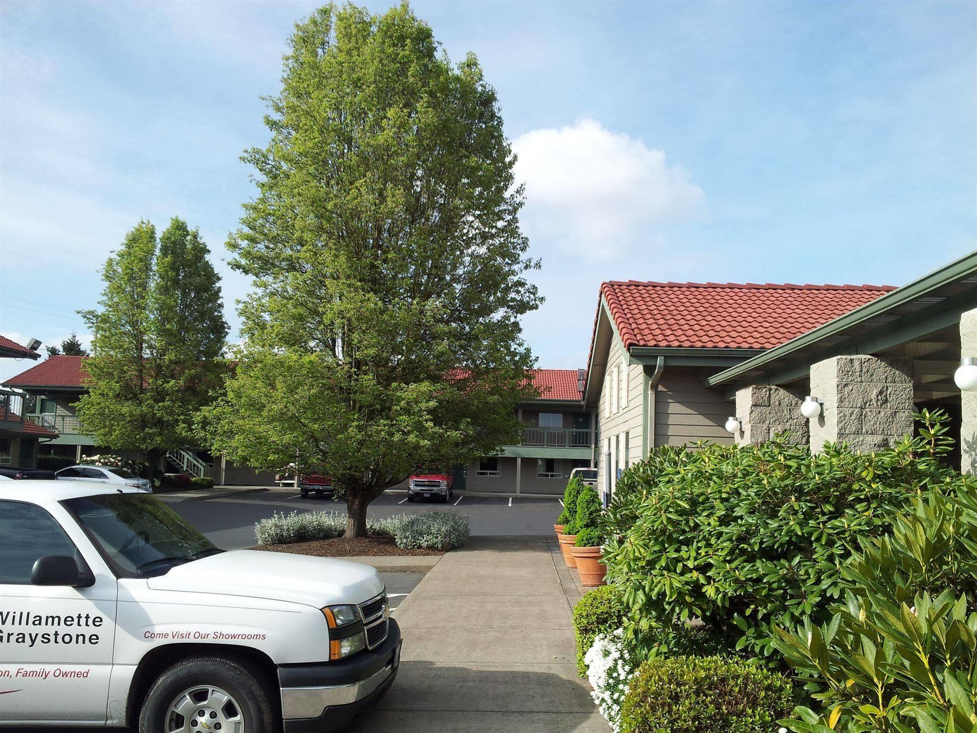 Best Western Pacific Highway Inn Salem Exteriör bild
